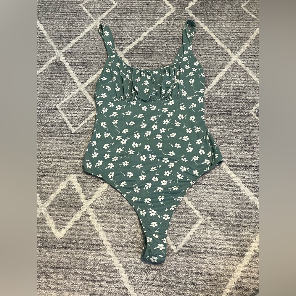 Medium Flowered Ruched Top Body Suit